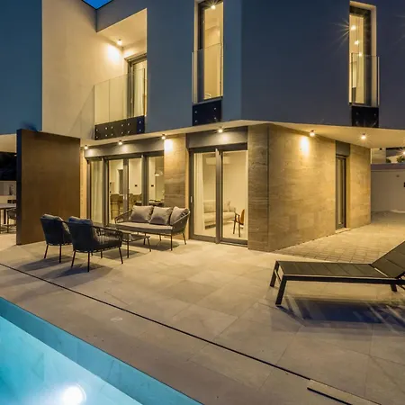 Villa Luxury Villa Mare By Interhome Pijavicino