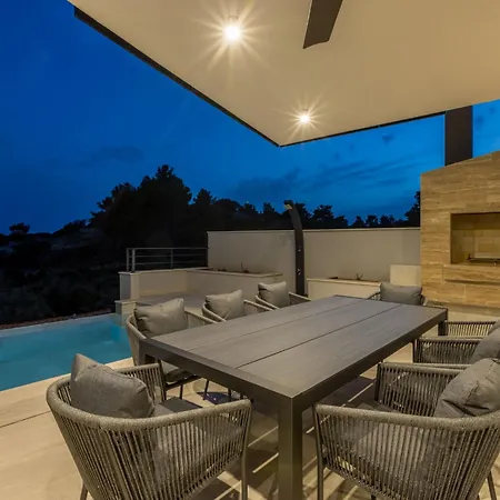 Villa Luxury Villa Mare By Interhome * Pijavicino
